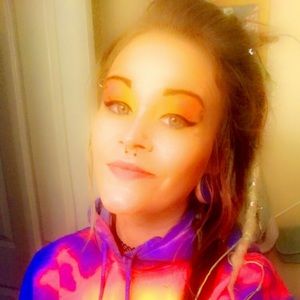 Meet your Posher, Alison